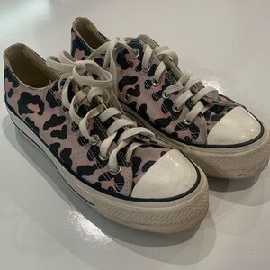 Converse Chuck Taylor All Star lift low Leopard size 8.5